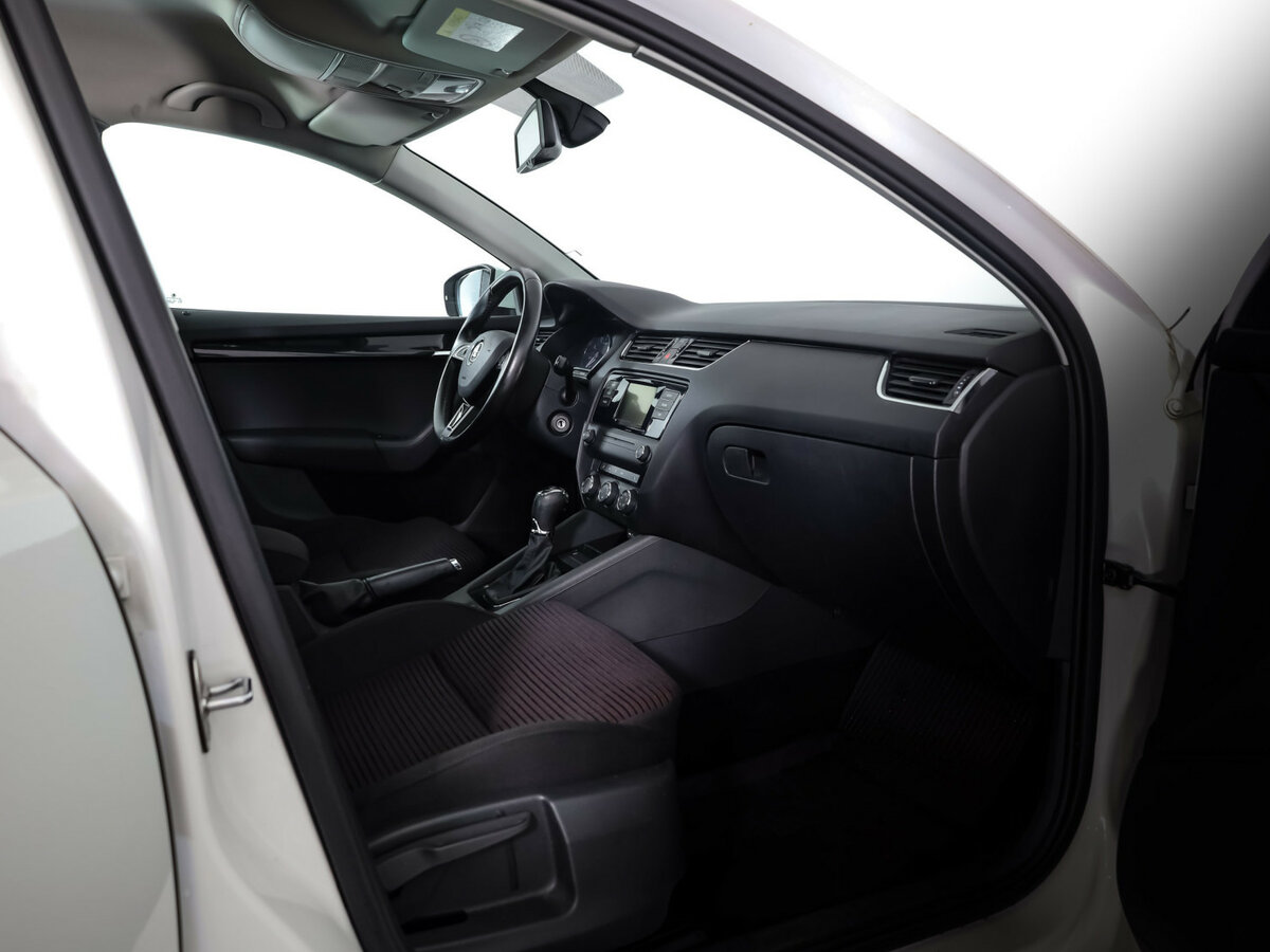 Шкода Октавия б/у, 2015, Роботизированная. Фото: #18