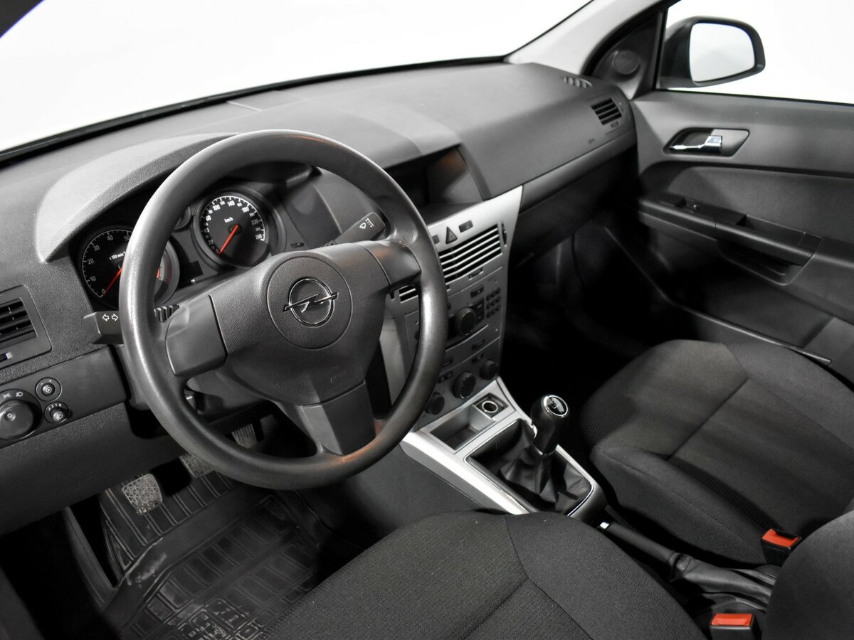 Опель Астра б/у, 2013, Механическая. Фото: #7