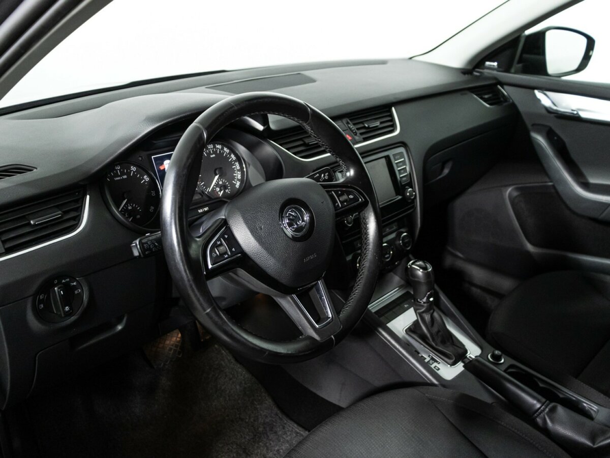 Шкода Октавия б/у, 2015, Роботизированная. Фото: #8