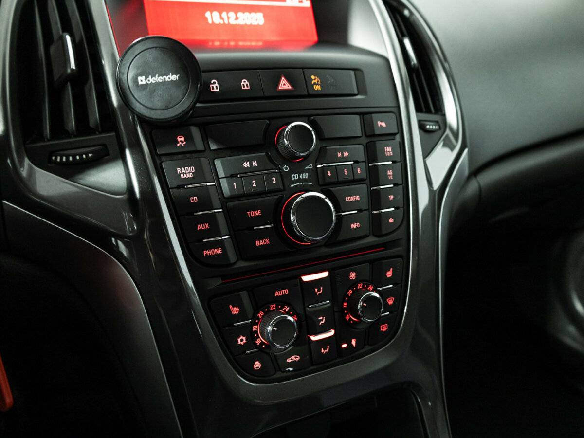 Опель Астра б/у, 2013, Автоматическая. Фото: #4