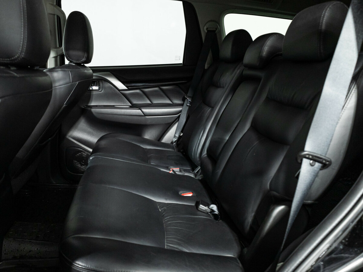 Митсубиши Паджеро Спорт б/у, 2017, Автоматическая. Фото: #7